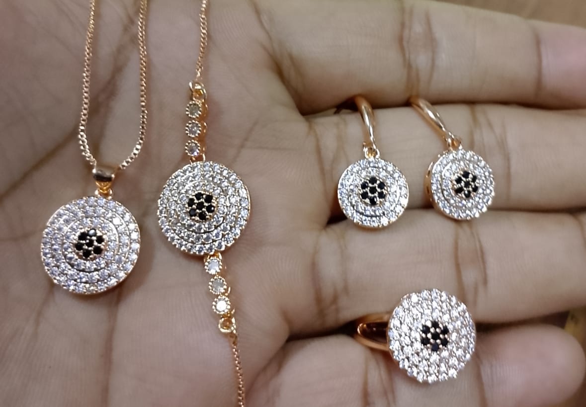 Zarcon 4 piece locket set