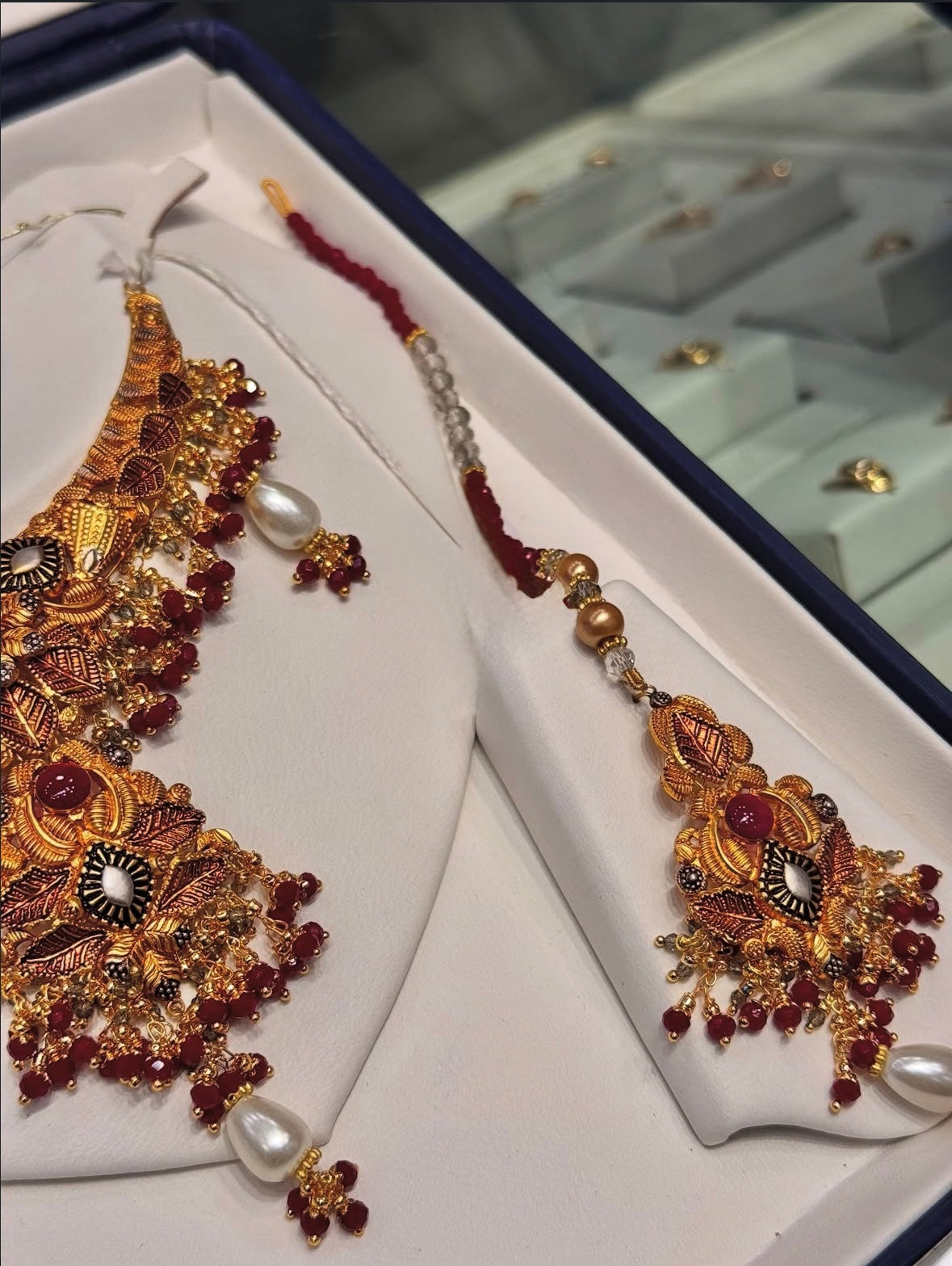 Customised collar style Bridal set