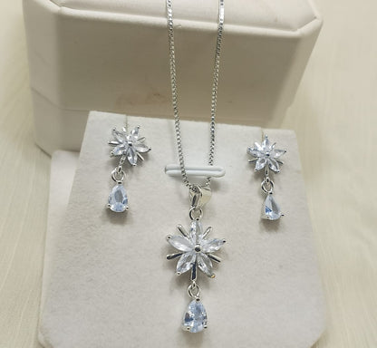 Zarcon flower style locket set